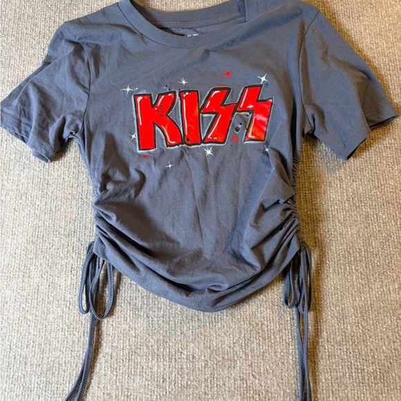 Kiss Tops - Kiss Charcoal Tee with Red Graphic 1504